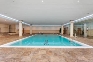 Zdjęcie z galerii obiektu Magnífico apartamento en complejo exclusivo con piscina cubierta - Gym - Sauna w Marbelli