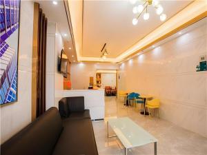 Photo de la galerie de l'établissement City Comfort Inn Hotel Maoming Huazhou Wanda Plaza, à Maoming