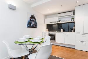 Kuchyň nebo kuchyňský kout v ubytování Complete Host AquaLuna Apartments + 7 fotografií