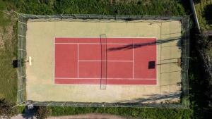 Tenis a/nebo squash v ubytování Aegean Bay Hotel nebo okolí