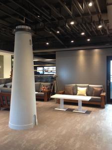 A seating area at Taipei Discover Hostel