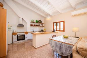 A kitchen or kitchenette at Can Claret