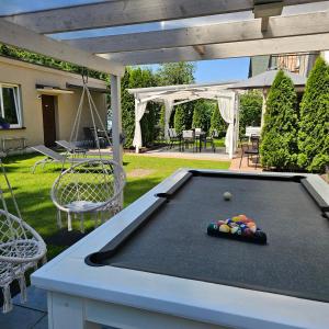 Stolní tenis v ubytování U Borsuków nebo okolí