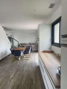Postel nebo postele na pokoji v ubytování Villa Jasmine + 4 fotografie