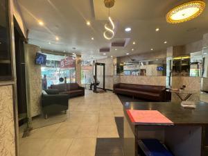 Airport Hotel Port View的休息区