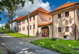 Budova, v ktorej sa apartmánový hotel nachádza