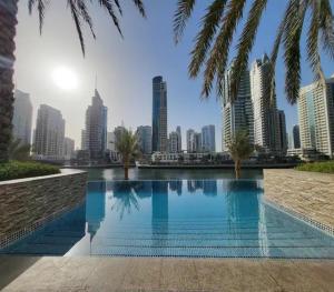 Fotografie z fotogalerie ubytování Near JBR Beach, Park Island, Dubai Marina, Superb 1BR with Balcony v Dubaji