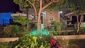 Imagen de la galería de Villa Kormos Apart Hotel, en Kavos 92 fotos más