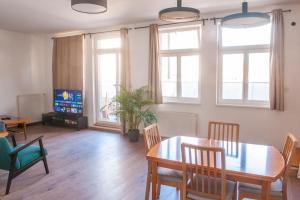 Spacious 2 story loft w balcony near Opera, Andrassy 1066 Budapest, Dessewffy utca 28 4 kép - 2