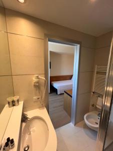 Bagno di Hotel Daniel & Ristorante Cocchi