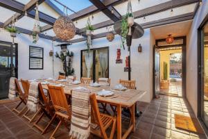 Fotografie z fotogalerie ubytování High Desert Paradise By The Cohost Company v destinaci Yucca Valley