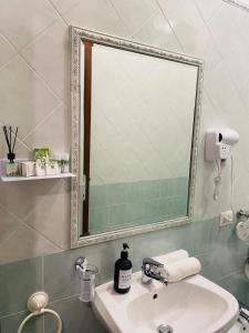 Ένα μπάνιο στο Sirena blu house +7 φωτογραφίες