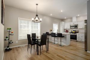 Kuchyň nebo kuchyňský kout v ubytování Corporate Housing by MGM