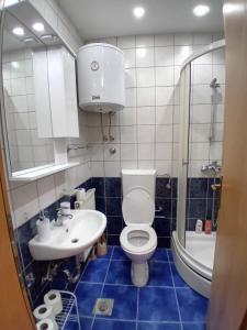 Et badeværelse på AS Emporio Omega 2