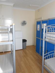 Postel nebo postele na pokoji v ubytování 24/7 London Hostel
