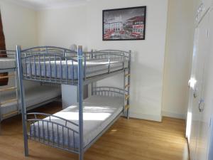 Postel nebo postele na pokoji v ubytování 24/7 London Hostel