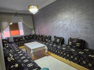 Postel nebo postele na pokoji v ubytování Appartement à louer wadie