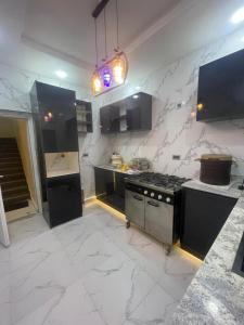 Kuchyň nebo kuchyňský kout v ubytování Virtue Villa