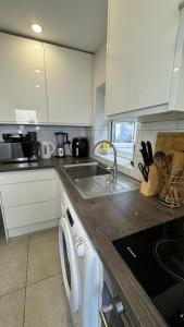 Kuchyň nebo kuchyňský kout v ubytování Spacious Double Room in Greater London + 4 fotografie