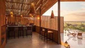 Un restaurant sau alt loc unde se poate mânca la Saruni Eagle View