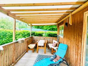 Balkón nebo terasa v ubytování Stella's Holzchalet