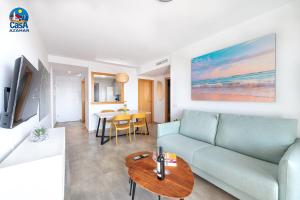 TV a/nebo společenská místnost v ubytování Apartamentos Don Pedro Casa Azahar
