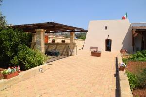 The building in which the holiday home is located
