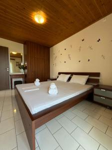 Posteľ alebo postele v izbe v ubytovaní -Tsiakos Apartment- in Vryses