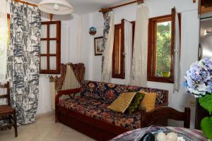 Istumisnurk majutusasutuses Paradeisos Studio with Garden View +11 fotot