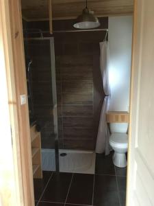 Un baño de Appartement le Syöté