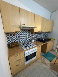 Kuchyň nebo kuchyňský kout v ubytování Seaside Luxury Apartment