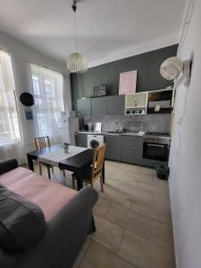 Kuchyňa alebo kuchynka v ubytovaní Casa Nora + 37 fotografií