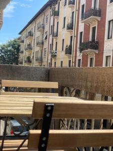 Balkón nebo terasa v ubytování DROOMS 4,0 domotic smart self 24h,7 vicino treni Porta Susa e Centro Storico