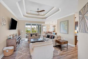 TV/trung tâm giải trí tại 831 East 5th