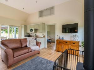 Cuisine ou kitchenette dans l'établissement Bramble Cottage