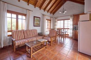 Kuchyň nebo kuchyňský kout v ubytování Casas Rurales Los Almendreros