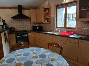 Kuchnia lub aneks kuchenny w obiekcie Gîte du Pressoir