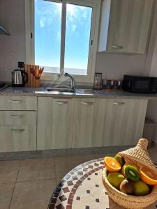 Cuisine ou kitchenette dans l'établissement Tanger, Vue Mer Panoramique