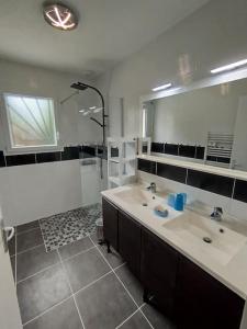 Ένα μπάνιο στο Maison 4 chambres +13 φωτογραφίες