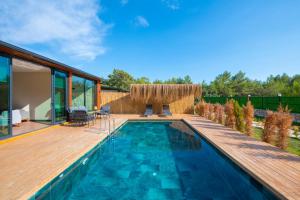 Πισίνα στο ή κοντά στο Stone Houses Luxury Kabak