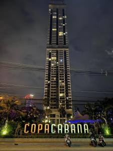 Fotografie z fotogalerie ubytování 芭提雅顶级海景公寓Copacabana大户型35sqm高层景观无边泳池如画 v destinaci Jomtien pláž