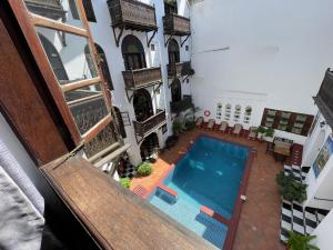 Piscina di Dhow Palace Hotel o nelle vicinanze