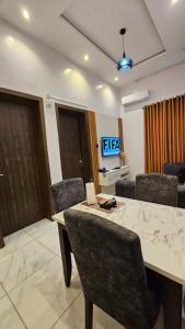 Χώρος καθιστικού στο Sapphire Residences by Crystal