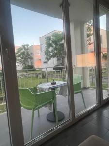 Balkon ili terasa u objektu Tale beachfront flat