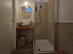 Koupelna v ubytování Casa Lillino + 20 fotografií