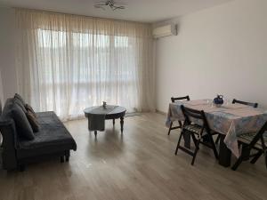 Χώρος καθιστικού στο Sunny holidays