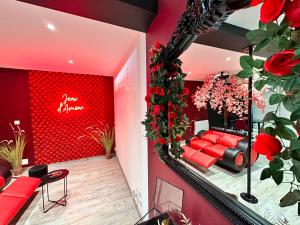 Posedenie v ubytovaní Suite Jeux d’Amour Jacuzzi / Love Room