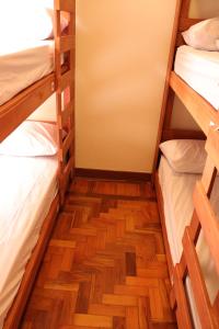 Nuhh Hostel客房内的一张或多张床位