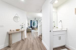 Φωτογραφία από το άλμπουμ του Bright open Townhome Delray Beach σε Delray Beach +28 φωτογραφίες