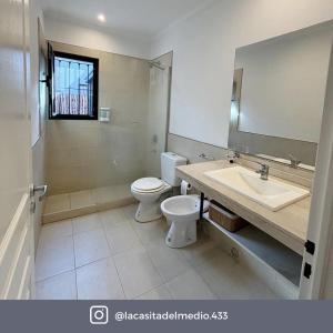 Koupelna v ubytování La Casita del Medio + 7 fotografií